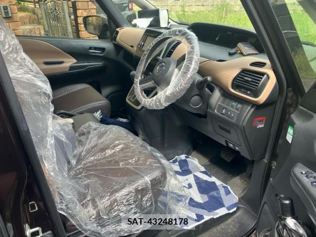Nissan SERENA 2018-04 8797452-15