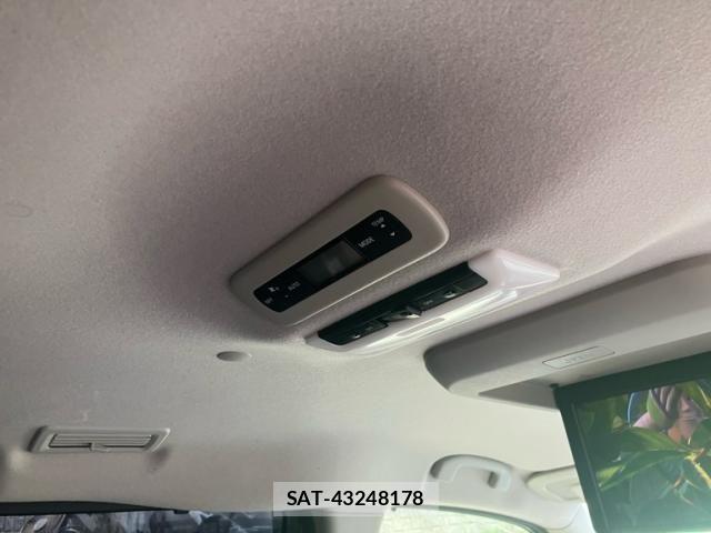 Nissan SERENA 2018-04 8797452-23