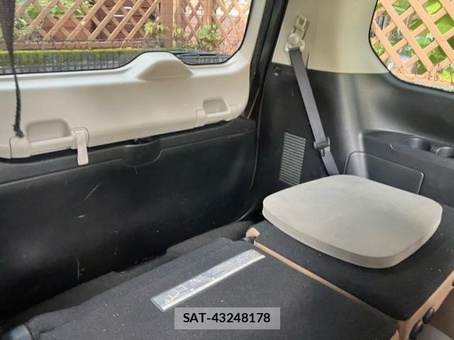 Nissan SERENA 2018-04 8797452-25