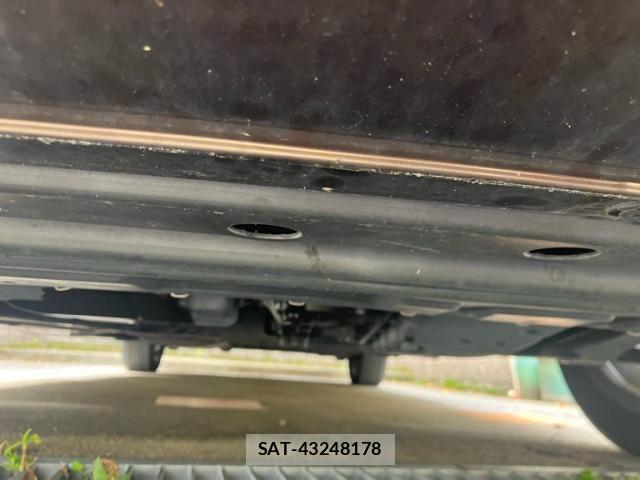 Nissan SERENA 2018-04 8797452-4