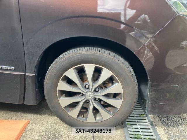 Nissan SERENA 2018-04 8797452-5