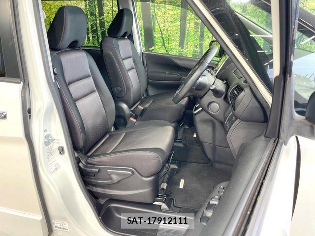 Nissan SERENA 2017-01 8797432-7