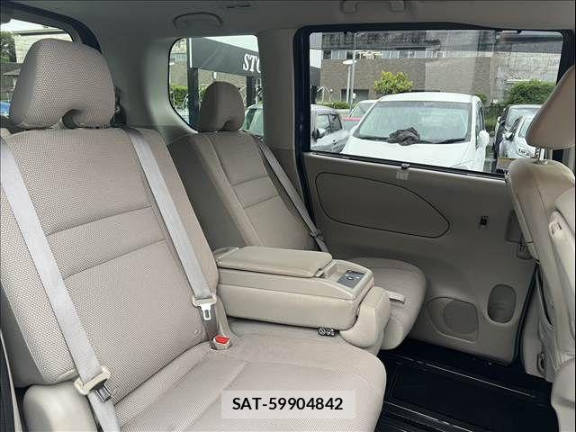 Nissan SERENA 2016-08 8797449-13
