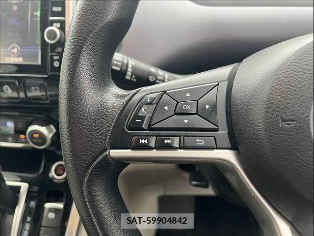 Nissan SERENA 2016-08 8797449-26