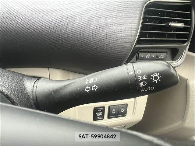 Nissan SERENA 2016-08 8797449-28