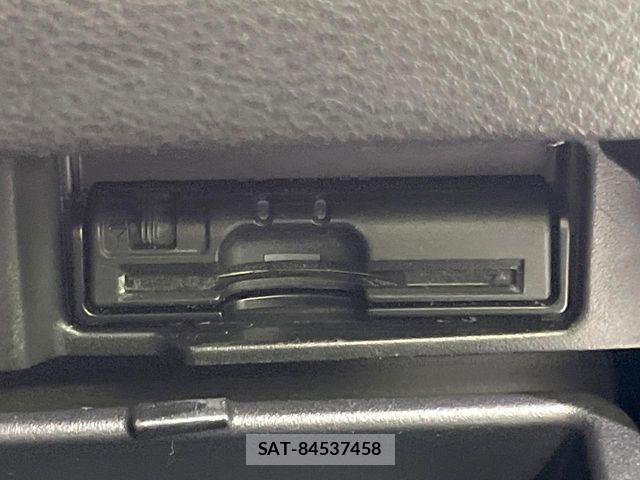 Nissan SERENA 2017-09 8797442-4