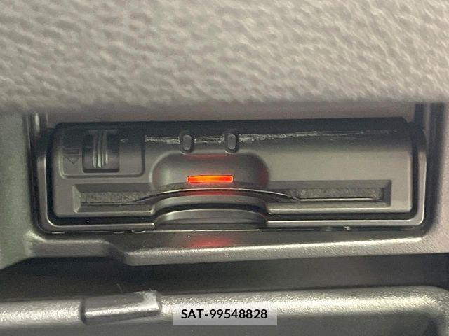 Nissan SERENA 2017-08 8797431-6