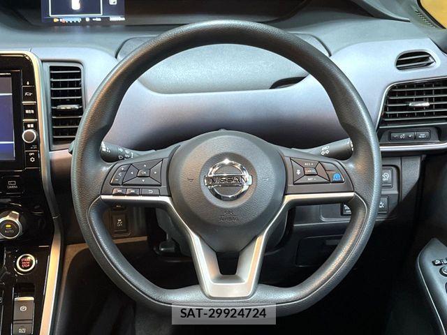 Nissan SERENA 2017-07 8797433-11