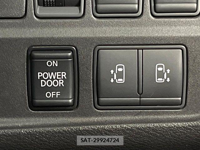 Nissan SERENA 2017-07 8797433-5