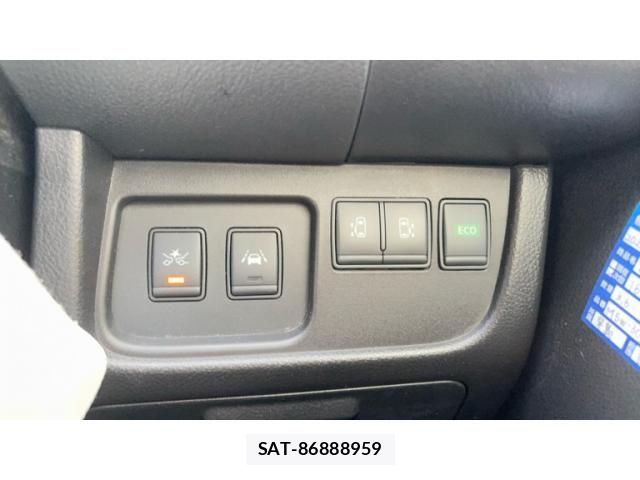 Nissan SERENA 2014-10 8797456-17