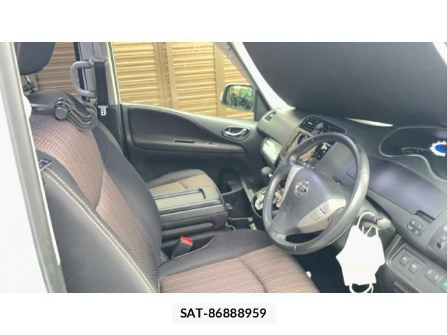 Nissan SERENA 2014-10 8797456-6