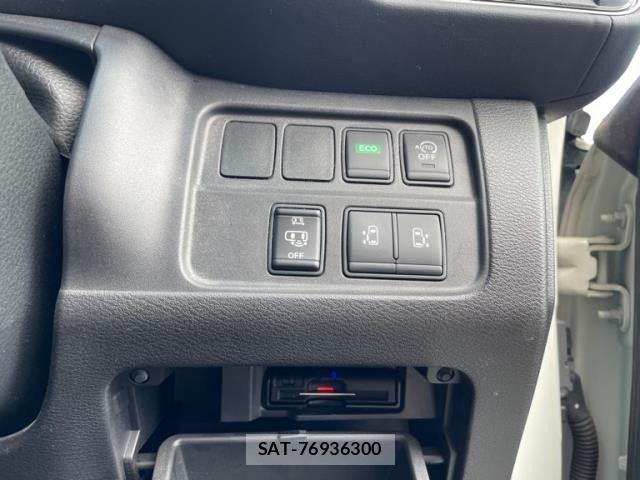 Nissan SERENA 2017-01 8797438-3