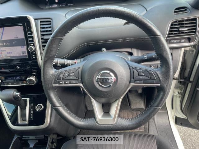 Nissan SERENA 2017-01 8797438-4