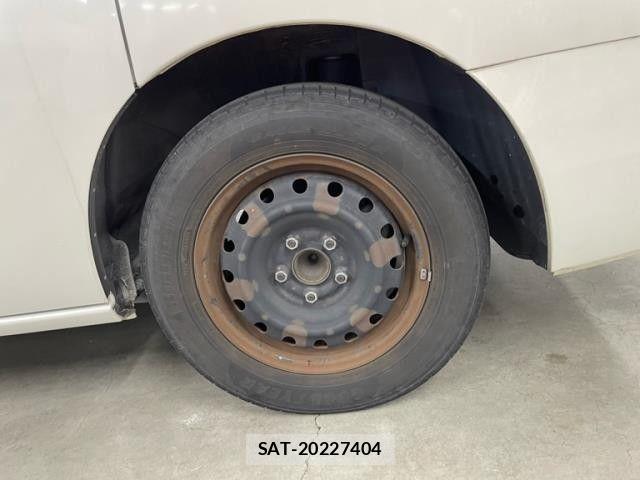 Nissan SERENA 2015-09 8831518-1