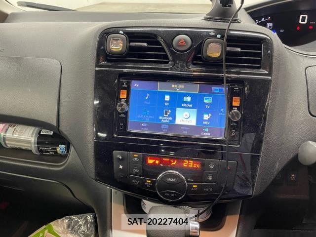 Nissan SERENA 2015-09 8831518-5