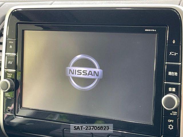 Nissan SERENA 2018-01 8831495-3