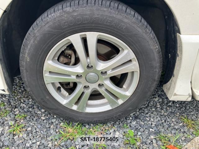Nissan SERENA 2013-09 8831528-9