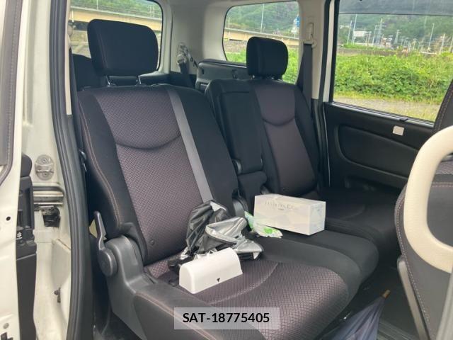 Nissan SERENA 2013-09 8831528-12