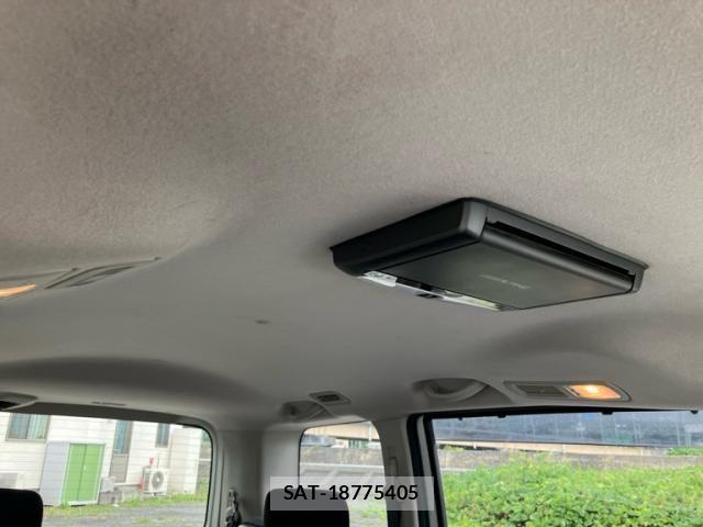 Nissan SERENA 2013-09 8831528-21