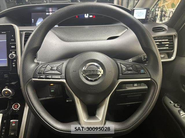 Nissan SERENA 2019-07 8831497-13