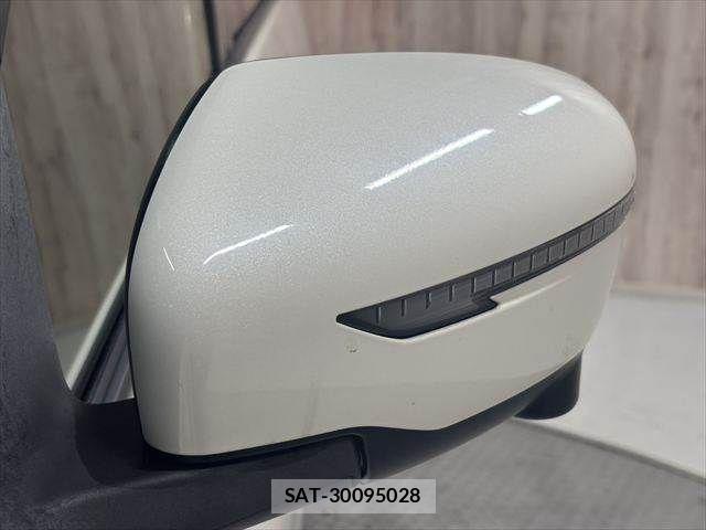 Nissan SERENA 2019-07 8831497-25