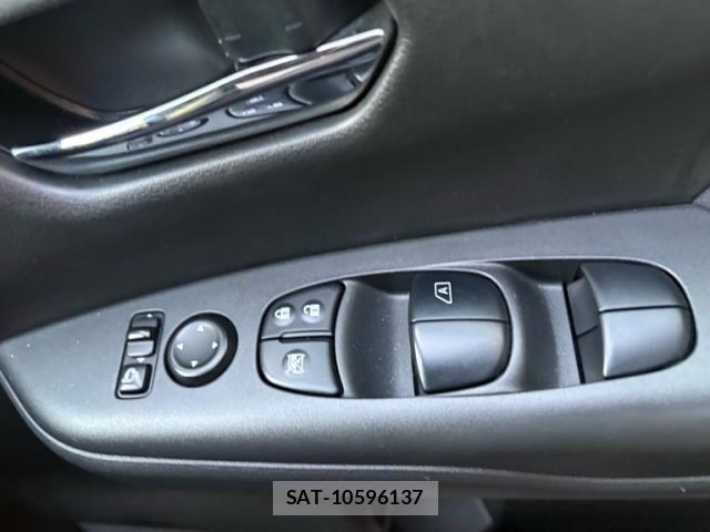 Nissan SERENA 2017-09 8831521-13