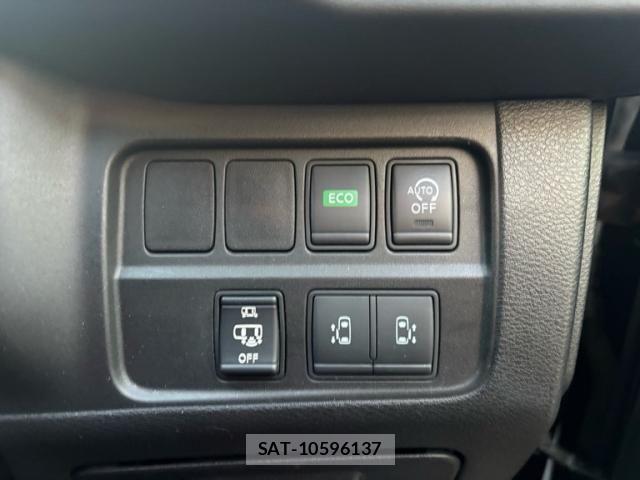 Nissan SERENA 2017-09 8831521-16