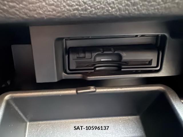Nissan SERENA 2017-09 8831521-17