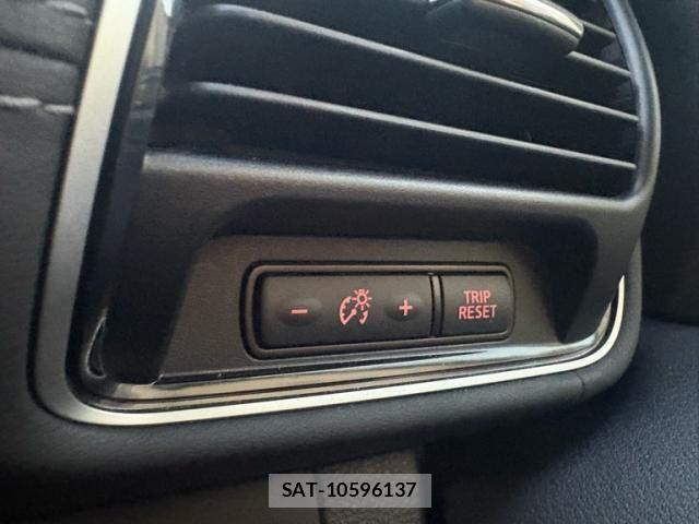 Nissan SERENA 2017-09 8831521-18