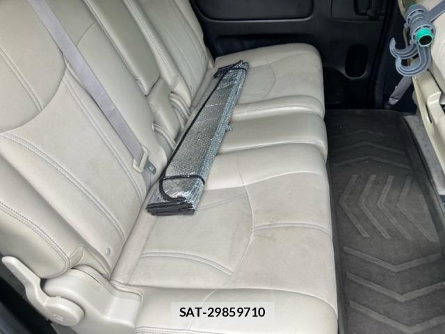 Nissan SERENA 2014-05 8831526-14