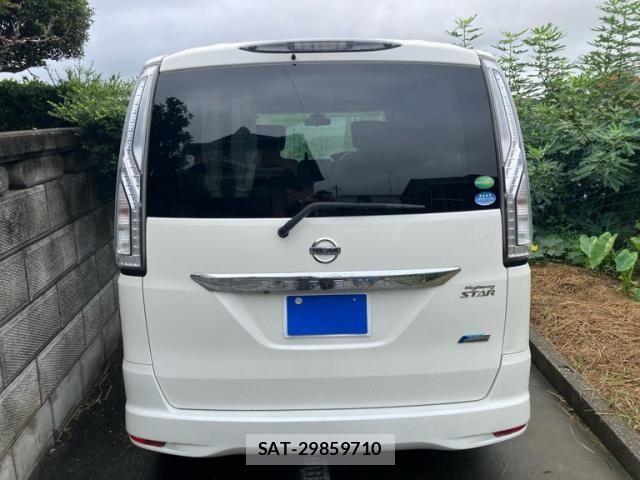 Nissan SERENA 2014-05 8831526-1