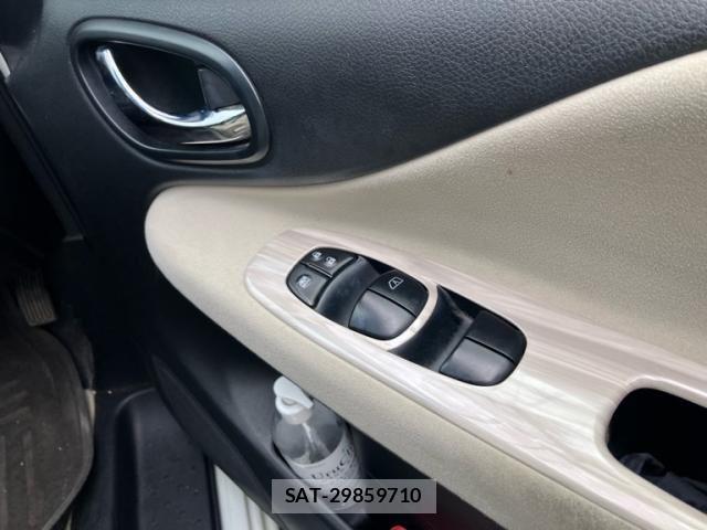 Nissan SERENA 2014-05 8831526-20