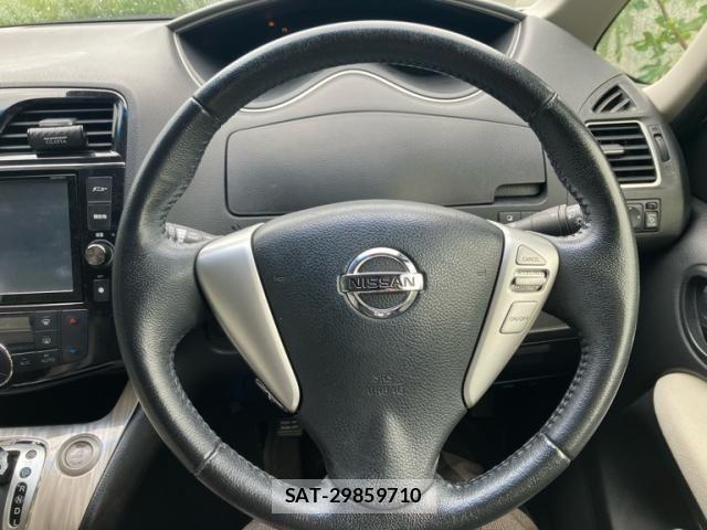 Nissan SERENA 2014-05 8831526-24