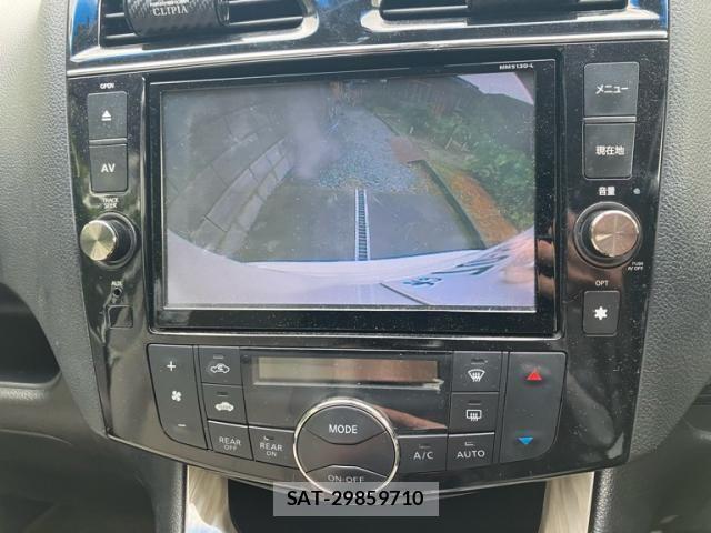 Nissan SERENA 2014-05 8831526-27