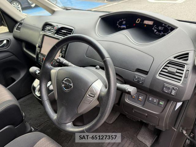 Nissan SERENA 2014-10 8831504-11