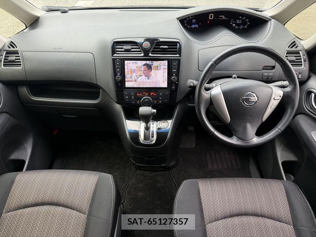 Nissan SERENA 2014-10 8831504-12