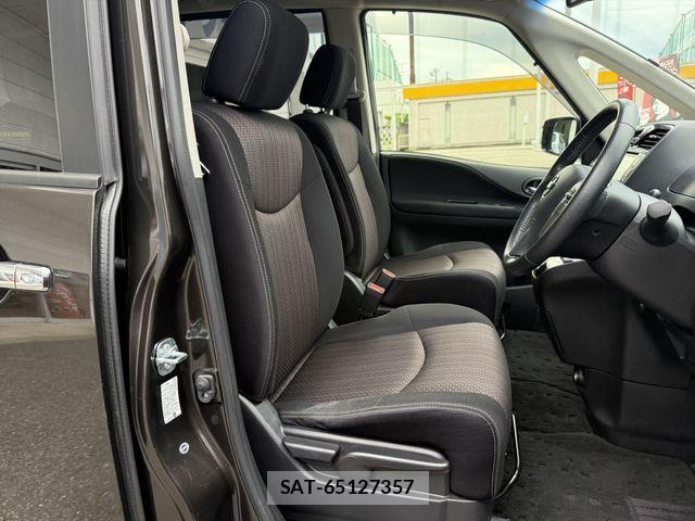 Nissan SERENA 2014-10 8831504-13