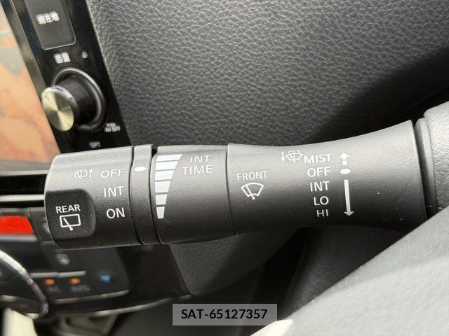 Nissan SERENA 2014-10 8831504-17