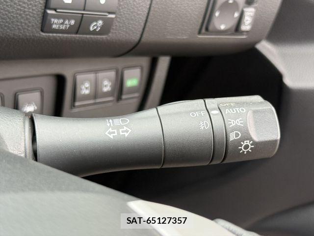 Nissan SERENA 2014-10 8831504-18