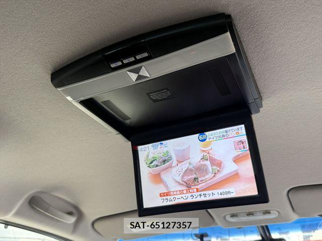 Nissan SERENA 2014-10 8831504-22