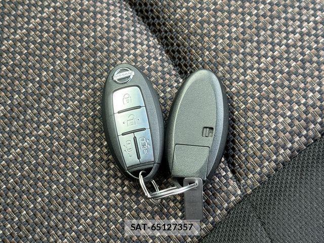 Nissan SERENA 2014-10 8831504-23