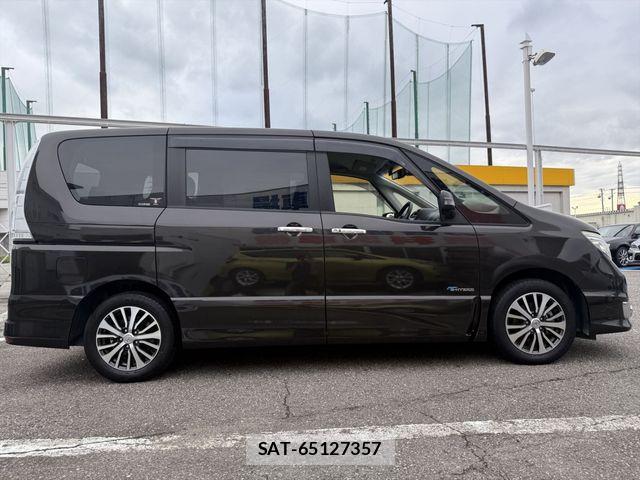 Nissan SERENA 2014-10 8831504-3