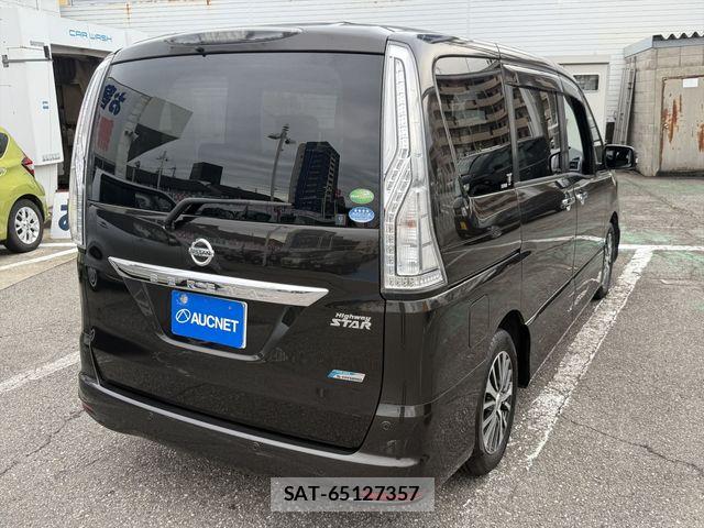 Nissan SERENA 2014-10 8831504-4