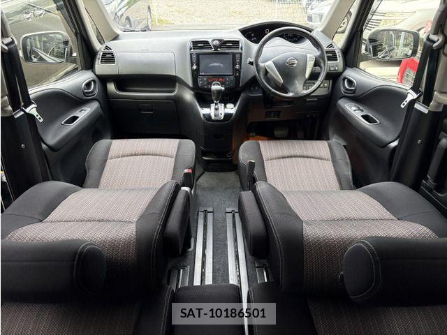 Nissan SERENA 2014-02 8831517-5