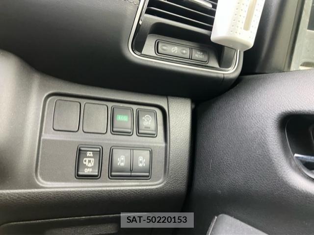 Nissan SERENA 2017-02 8831507-23