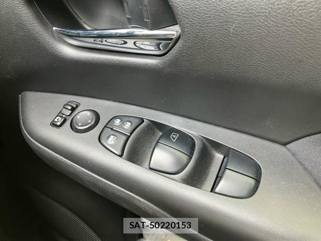 Nissan SERENA 2017-02 8831507-25