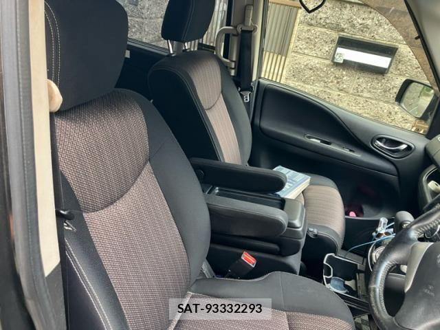 Nissan SERENA 2014-03 8831524-14