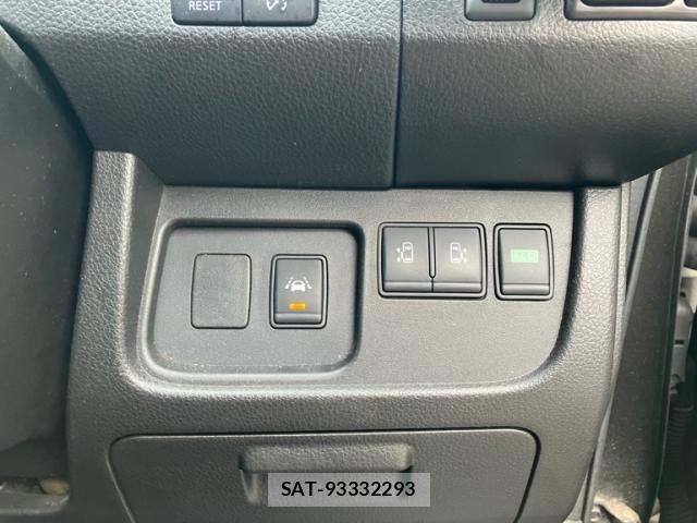 Nissan SERENA 2014-03 8831524-17
