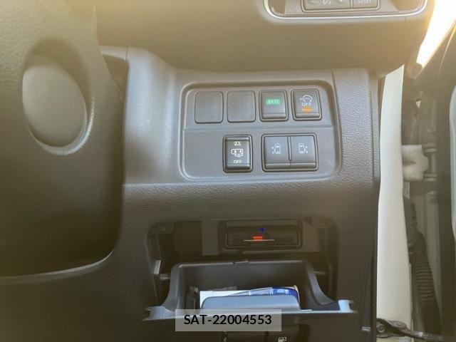 Nissan SERENA 2017-11 8831506-18