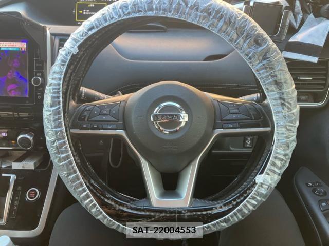 Nissan SERENA 2017-11 8831506-20